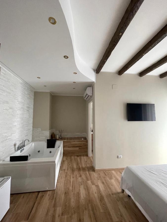 B&B New Paris & Suite Taranto Exterior foto